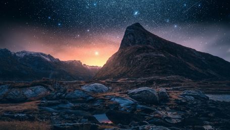 Starry night on Iceland wallpaper