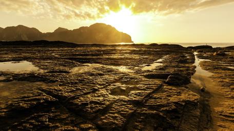 Sunset at Phi Phi Islands, Thailand wallpaper