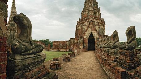 Wat Mahathat (Temple of the Great Relics) in Ayutthaya Historical Park, Thailand wallpaper