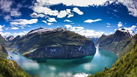 Geiranger Fjord, Norway wallpaper