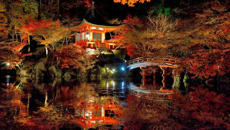Autumn night over Daigo-ji temple, Kyoto, Japan wallpaper