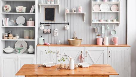 Romantic dining room wallpaper