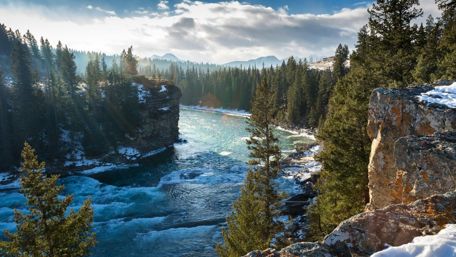 Bow River in winter wallpaper