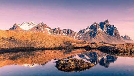 Perfect mountain reflection wallpaper