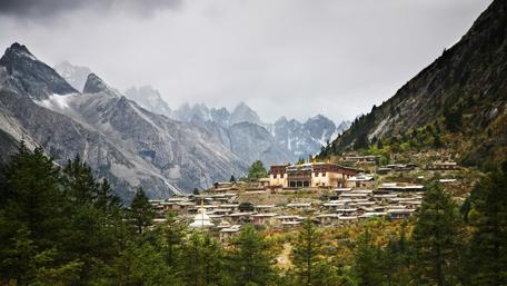 Lenggu Monastery - Tibetan area, China wallpaper