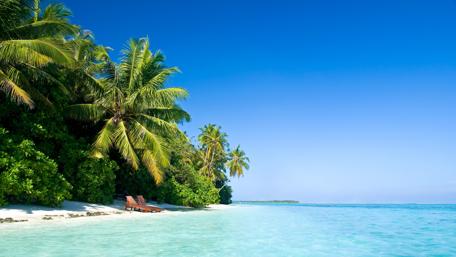 Blue sky in the beach of Mauritius wallpaper