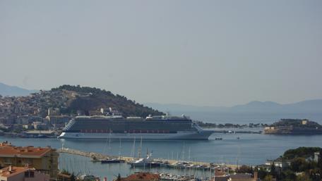 Kusadasi Harbor wallpaper