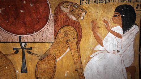 Mural in Luxor wallpaper