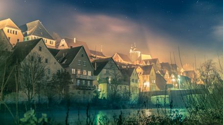 Starry Evening Over the Cityscape wallpaper