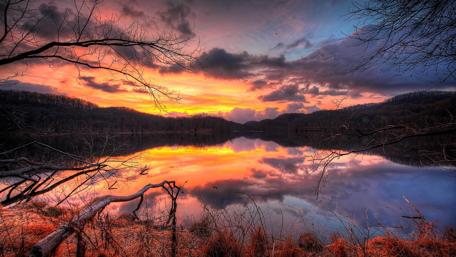 Autumn lake reflection wallpaper