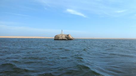 Elephant Rock in Poovar Lake, Kerala wallpaper