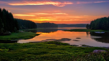 Dawn lights at Skagen, Denmark wallpaper