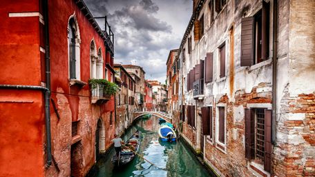Venice canal with bridge - Italy wallpaper