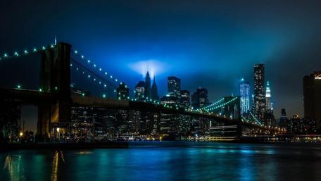 Brooklyn Bridge at night wallpaper