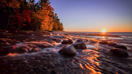 Sunrise over Hurricane River, Michigan wallpaper