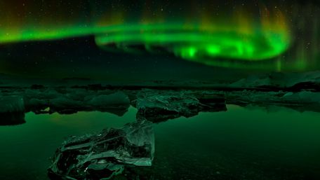 Northern lights in Iceland wallpaper