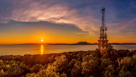 Castle-hill Viewpont - Lake Balaton, Hungary wallpaper