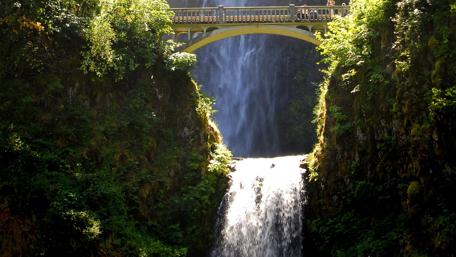 Multnomah Falls & Benson Footbridge wallpaper