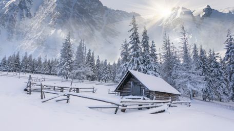 Little shack winter landscape wallpaper