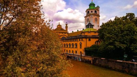 Müllersches Volksbad wallpaper
