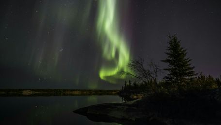 Northern lights - Wiseman, Alaska wallpaper