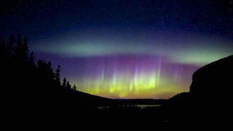 Colorful northern lights wallpaper