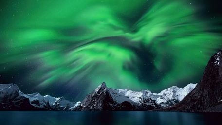 Aurora Borealis - Lofoten, Norway wallpaper