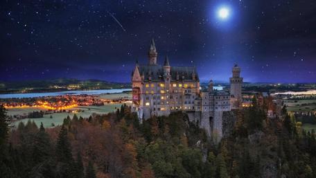 Neuschwanstein Castle in the moonlight wallpaper