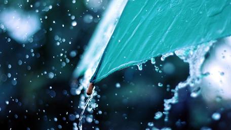 Umbrella in the rain wallpaper