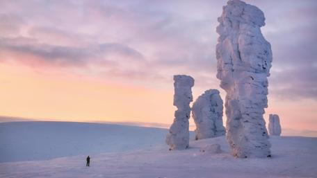 Megalithic structures in the Ural - Manpupuner rock formations wallpaper