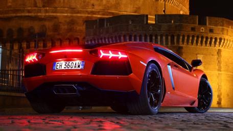 Red Lamborghini Aventador wallpaper