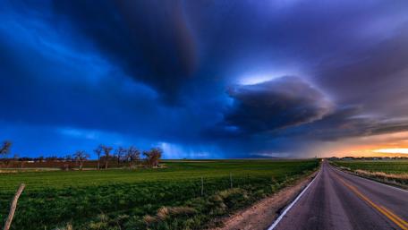 Cloudy evening over the highway wallpaper