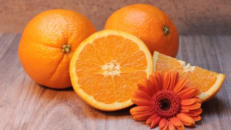 Orange and Daisy wallpaper