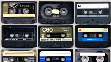 Vintage cassettes wallpaper