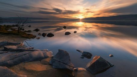 Sunset and rocks wallpaper