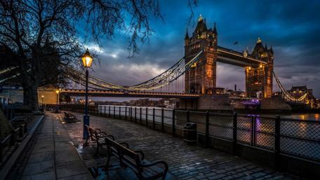 Tower Bridge at night wallpaper