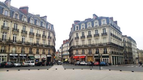 Charming Parisian Streetscape in 4K Quality wallpaper