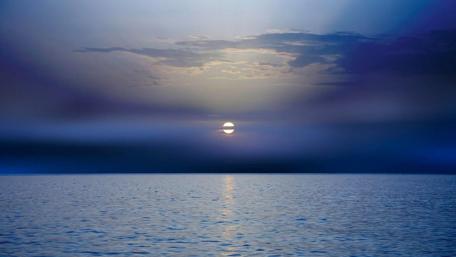 Sunrise over the ocean wallpaper