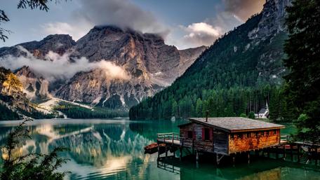 Pragser Wildsee (Italy) wallpaper