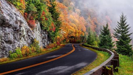 Fall mountain road wallpaper
