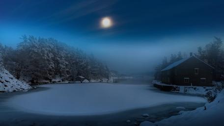 Frozen lake in the moonlight wallpaper