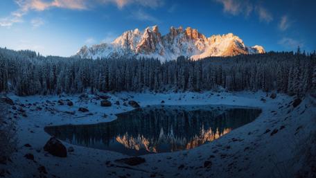 Karersee lake & Italian Dolomites wallpaper