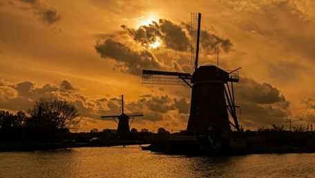 Mill Network at Kinderdijk-Elshout Netherlands wallpaper