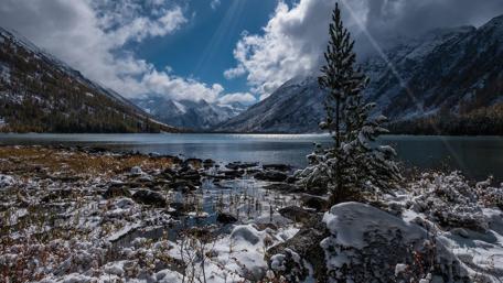 Big Almaty Lake (Kazakhstan) wallpaper