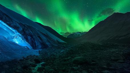 Green Aurora Borealis wallpaper