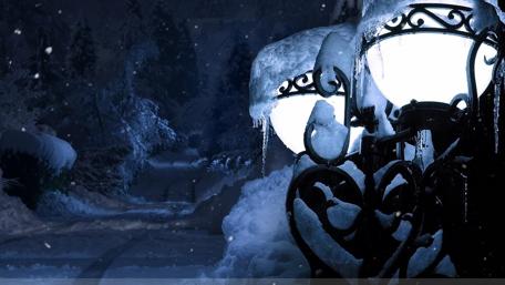 Snowy street lights wallpaper