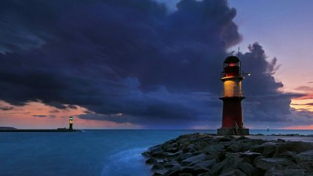 Ostmole lighthouse - Rostock, Germany wallpaper