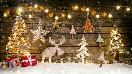 Enchanting Christmas Decorations wallpaper