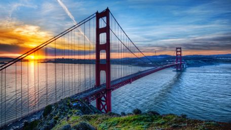 Golden Gate Bridge at sunrise wallpaper