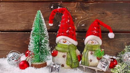 christmas tree and snowman wallpaper